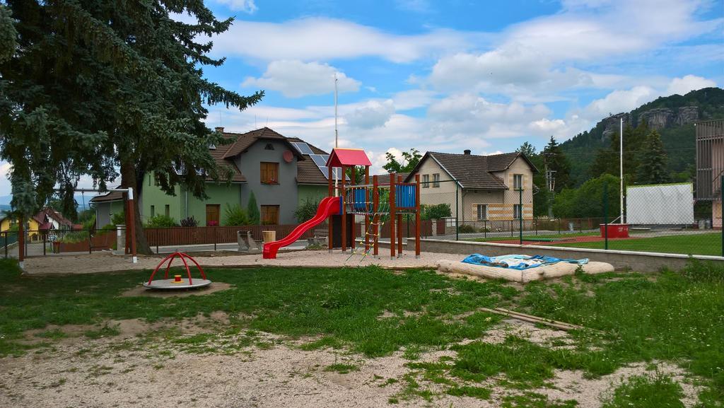 Вилла Chalupa Pod Drabskymi Svetnickami Мнихово-Градиште Экстерьер фото